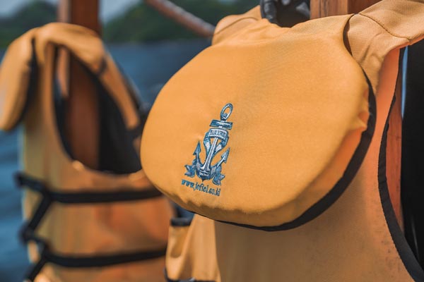 Life jacket_2